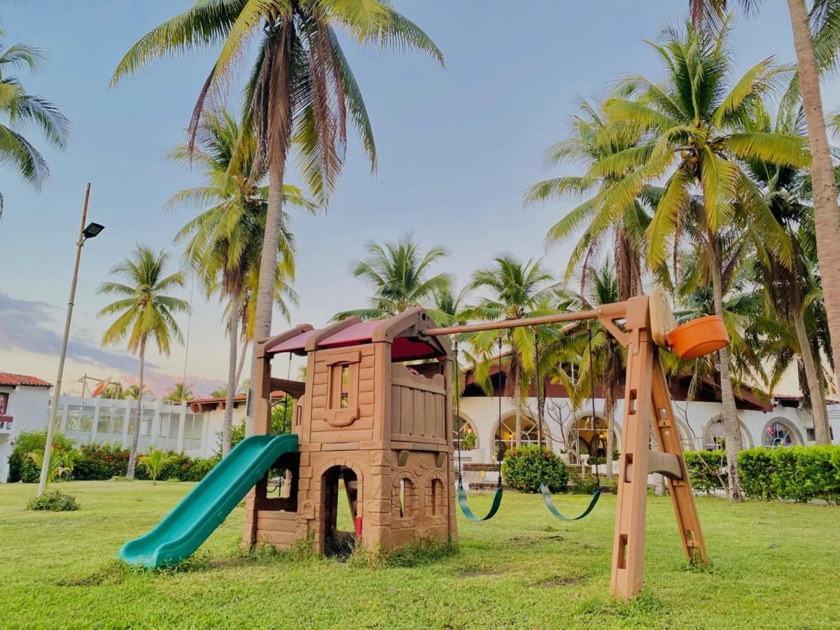 Hotel Tesoro Beach San Luis La Herradura Екстер'єр фото