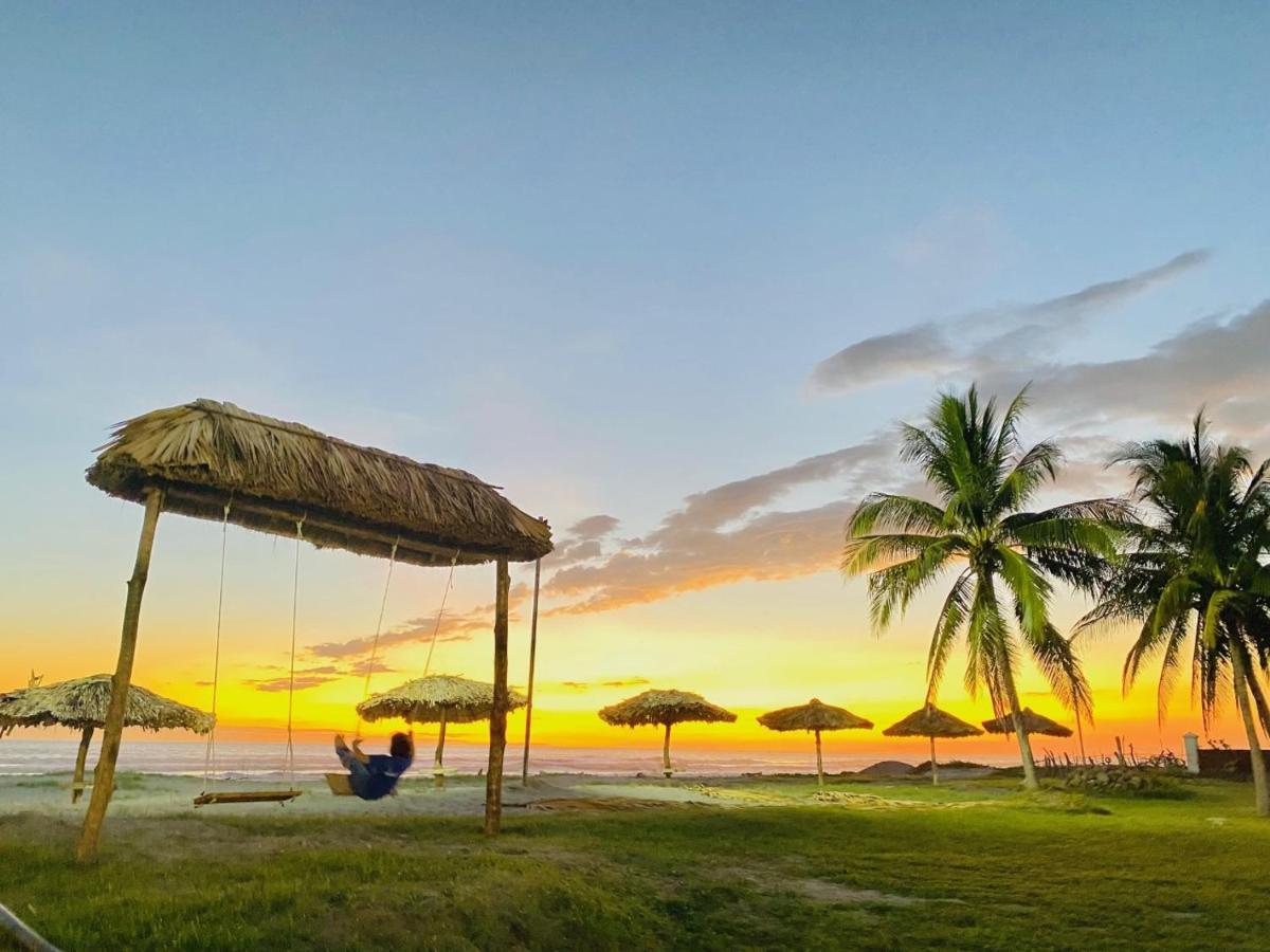Hotel Tesoro Beach San Luis La Herradura Екстер'єр фото