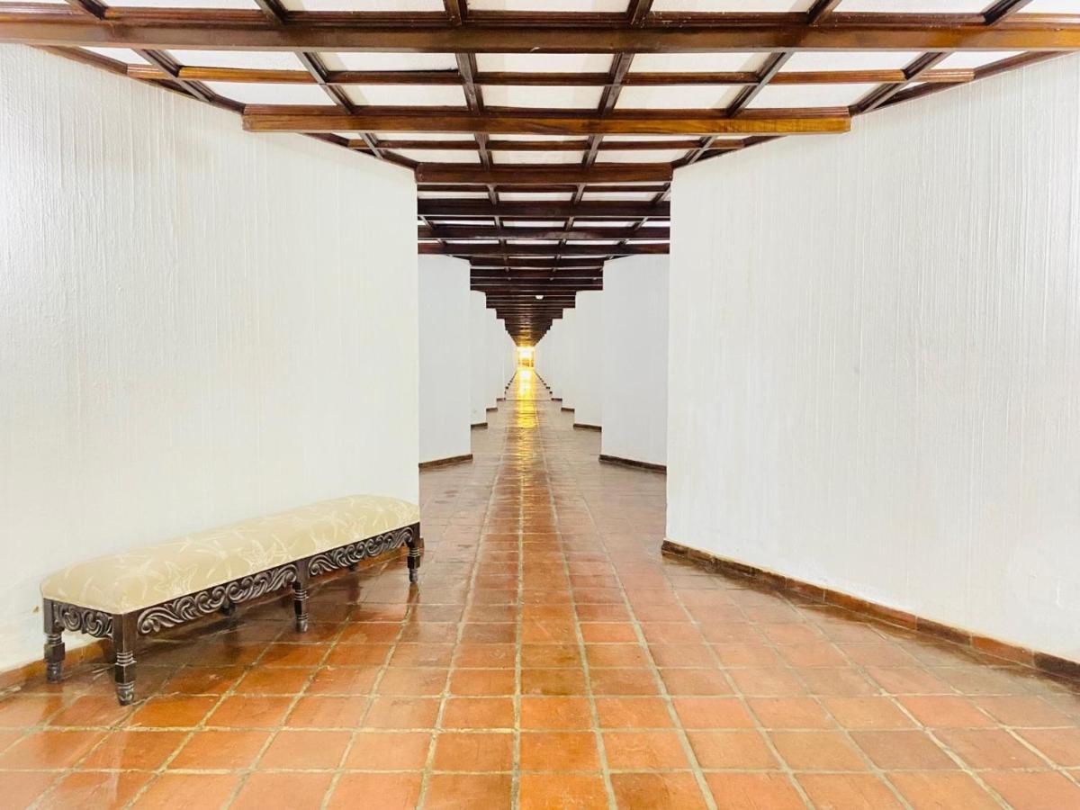 Hotel Tesoro Beach San Luis La Herradura Екстер'єр фото