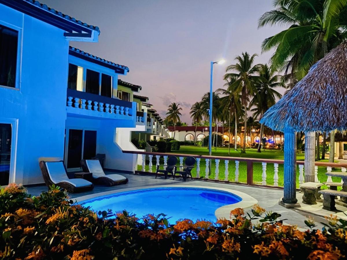 Hotel Tesoro Beach San Luis La Herradura Екстер'єр фото