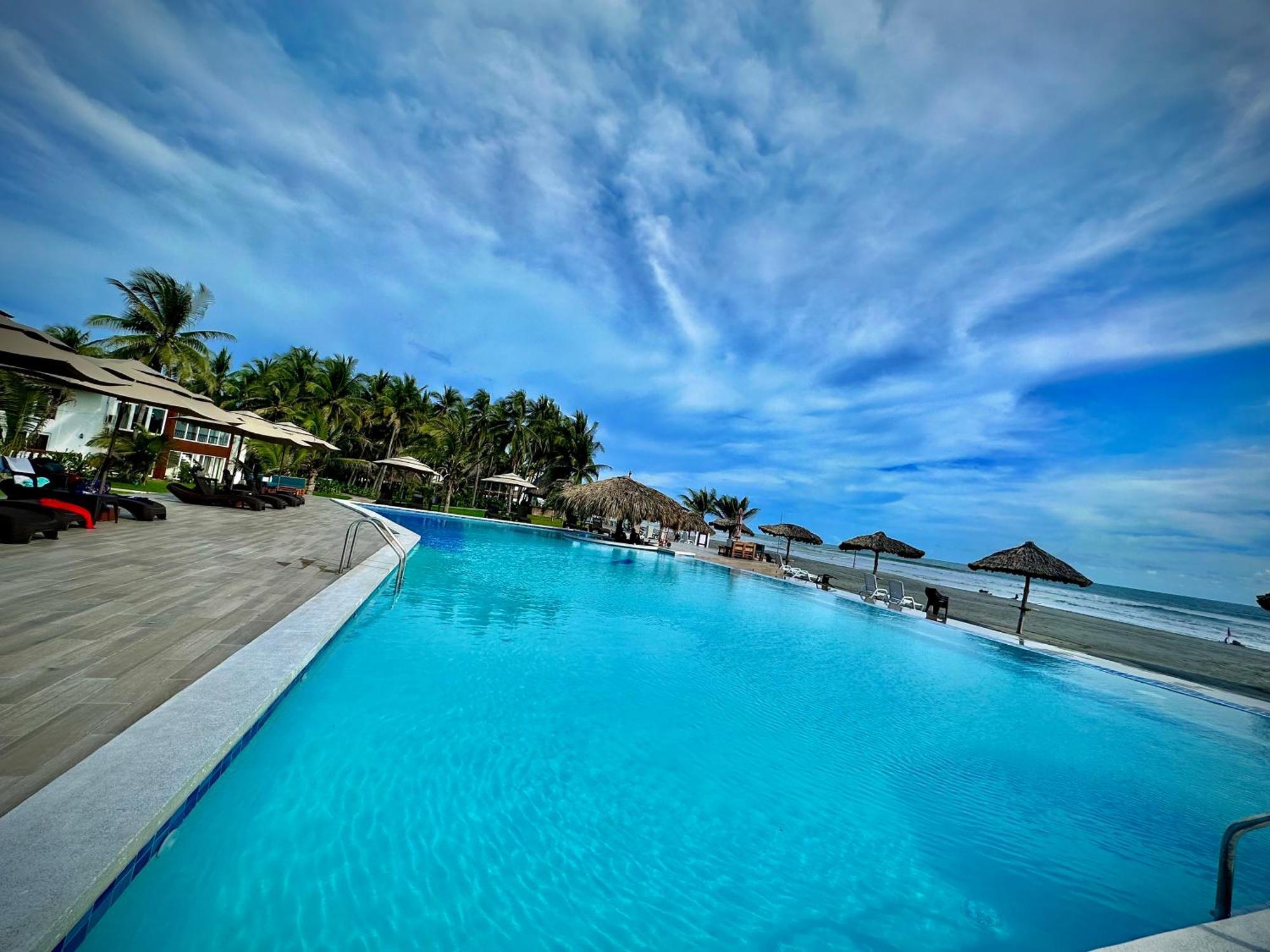Hotel Tesoro Beach San Luis La Herradura Екстер'єр фото