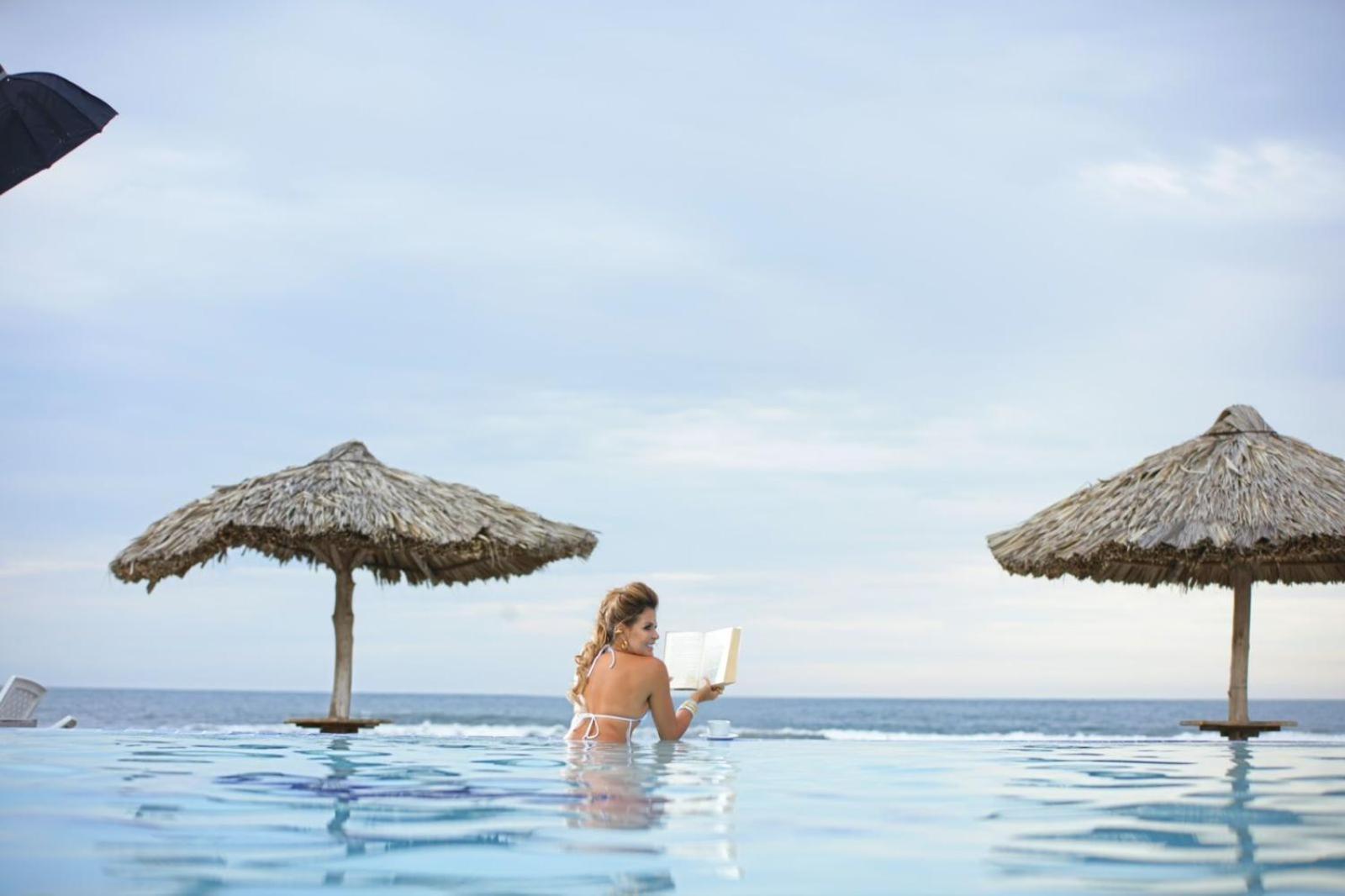 Hotel Tesoro Beach San Luis La Herradura Екстер'єр фото