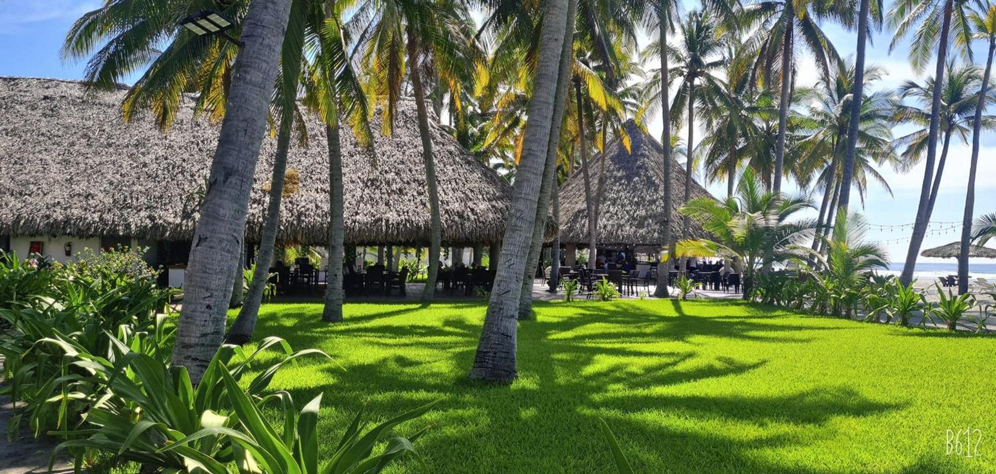 Hotel Tesoro Beach San Luis La Herradura Екстер'єр фото