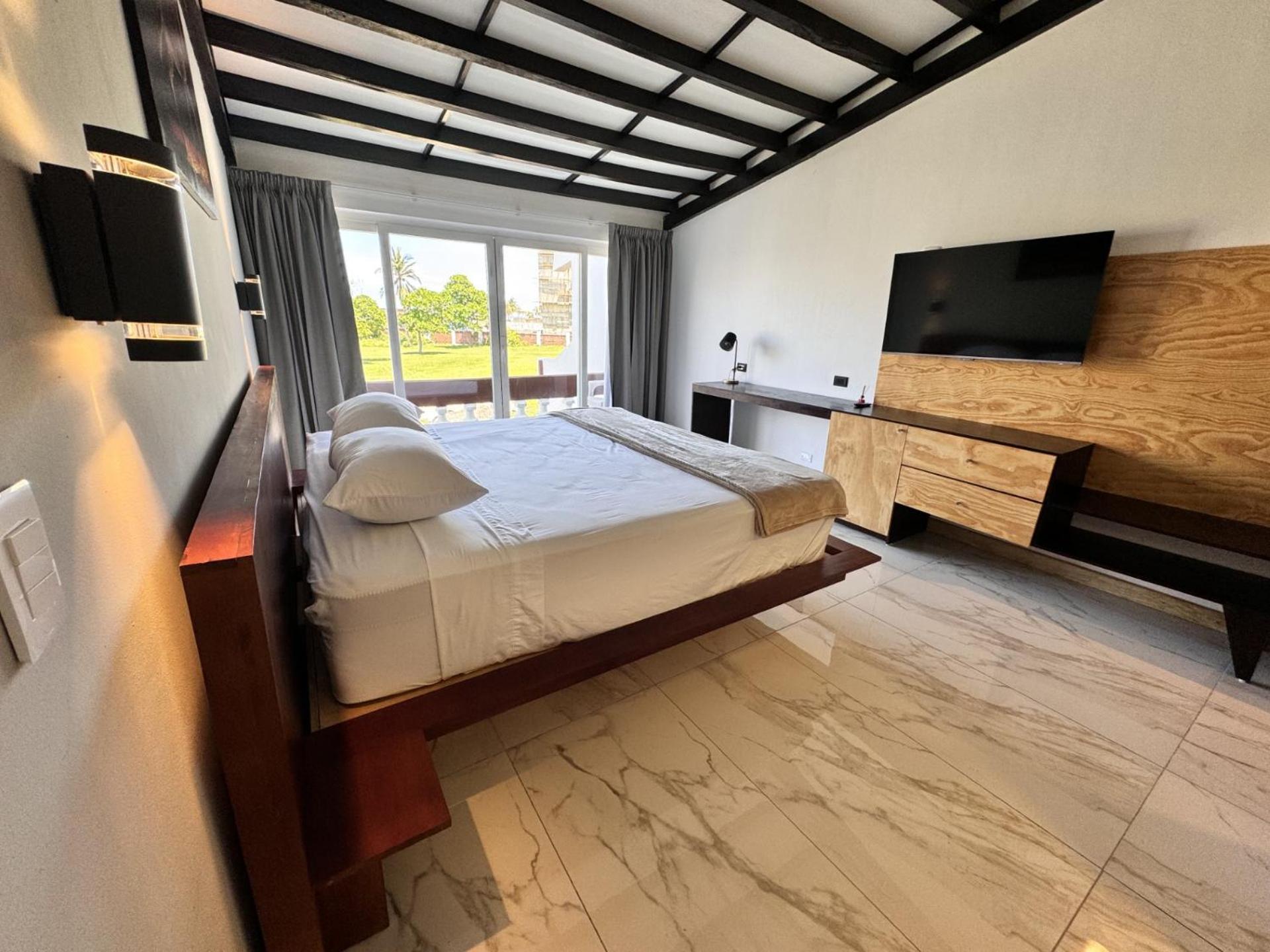 Hotel Tesoro Beach San Luis La Herradura Екстер'єр фото