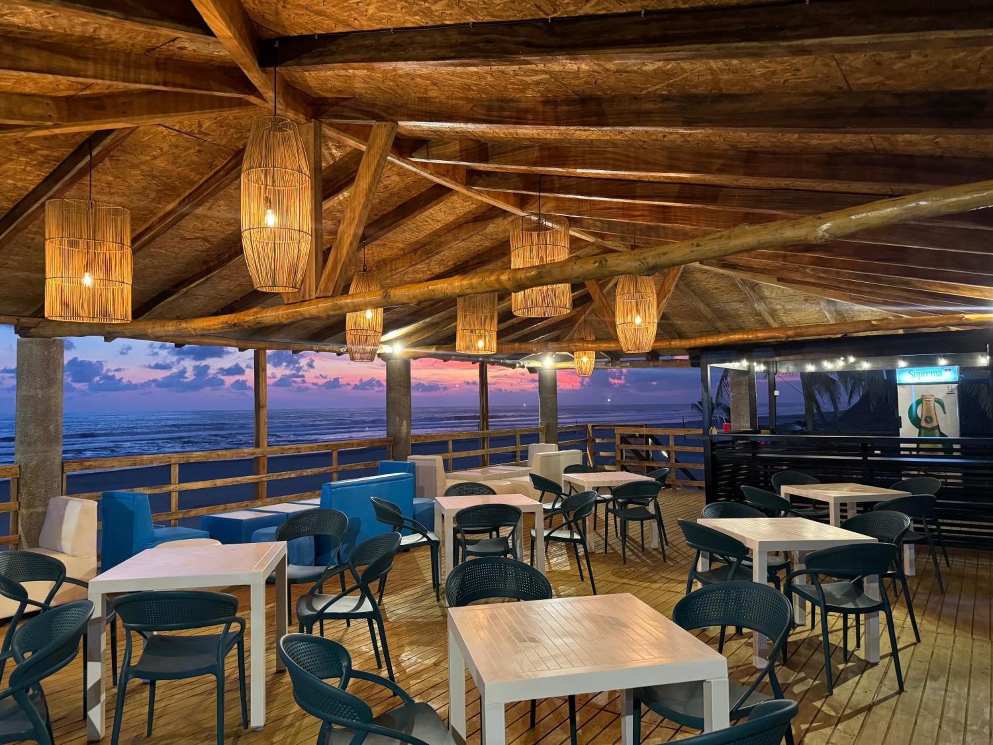 Hotel Tesoro Beach San Luis La Herradura Екстер'єр фото