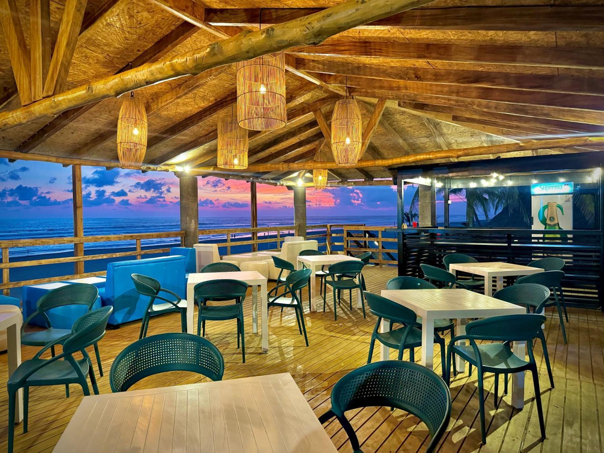 Hotel Tesoro Beach San Luis La Herradura Екстер'єр фото