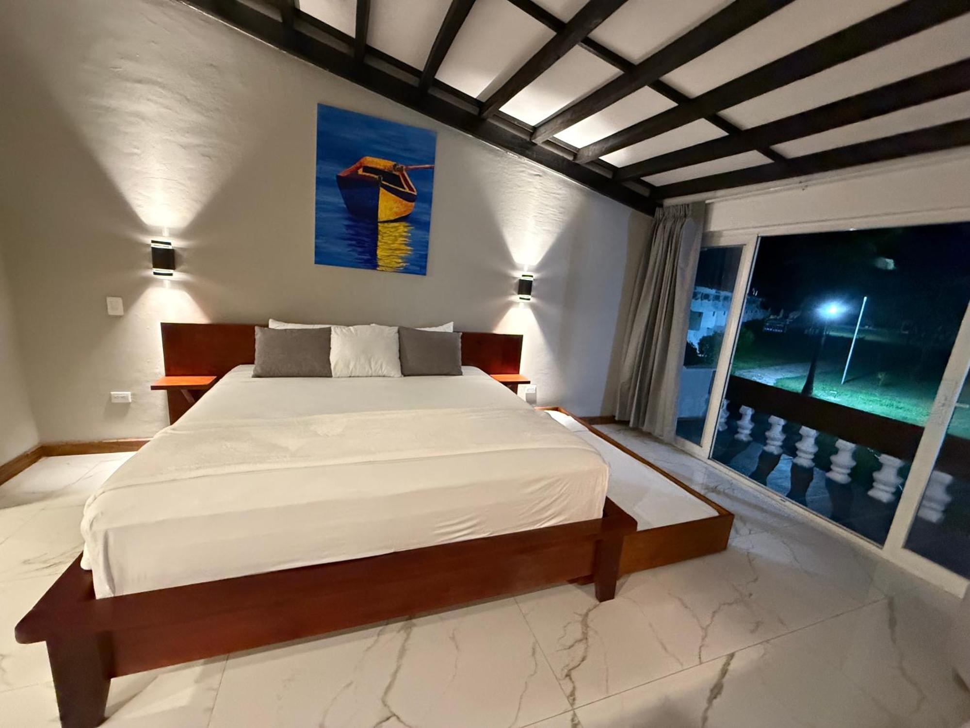 Hotel Tesoro Beach San Luis La Herradura Екстер'єр фото