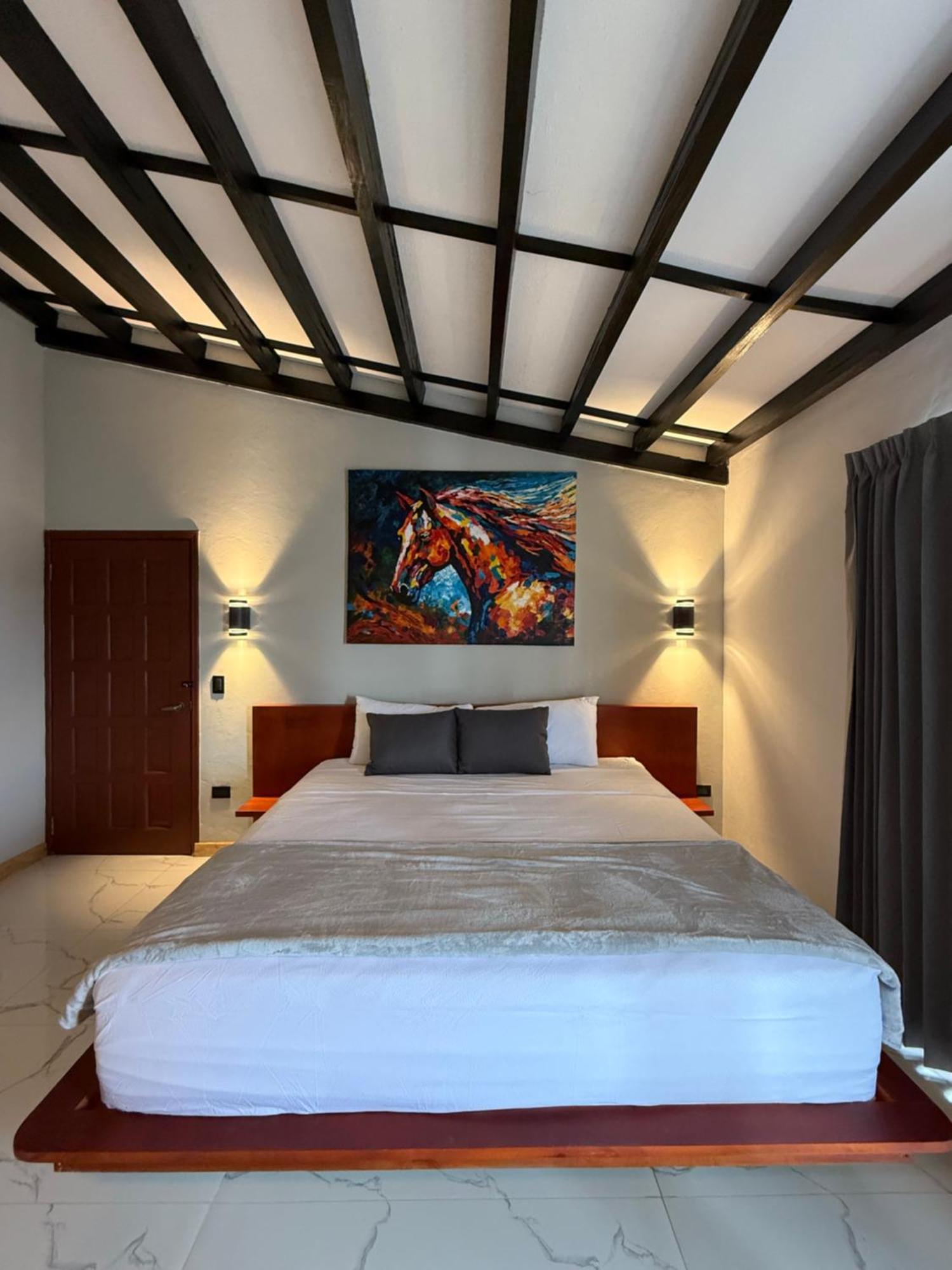 Hotel Tesoro Beach San Luis La Herradura Екстер'єр фото